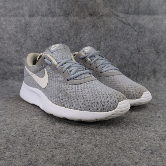 Nike Shoes Womens 9 Sneaker Tanjun Athletic Lifestyle Trainer Comfort Grey White - Picture 1 of 12